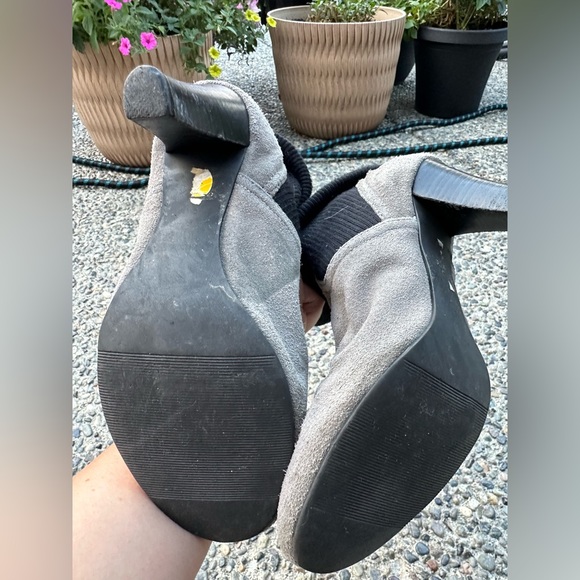 Grey slouchy ankle booties size 7.5 - Picture 5 of 6
